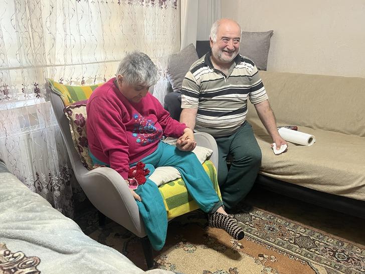 7 ay kalan emekliliğinden eşi için vazgeçti! Her şeyini ona adadı: Geçimlerini ise o maaşlarla sağlıyorlar G2