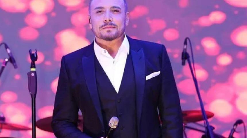 Şarkıcı Cenk Eren'in acı günü! Sosyal medya hesabından duyurdu