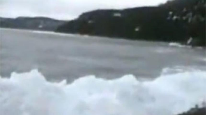 Dalgalar bile dondu!