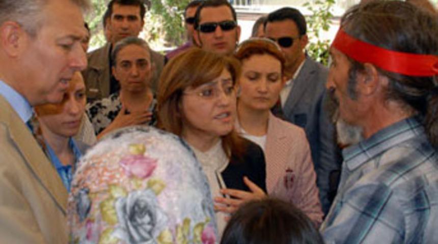 Vali'den garip &ccedil;ıkış