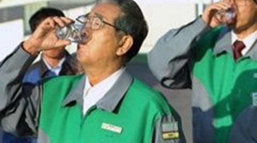 Tokyo Valisi radyasyonlu su içti