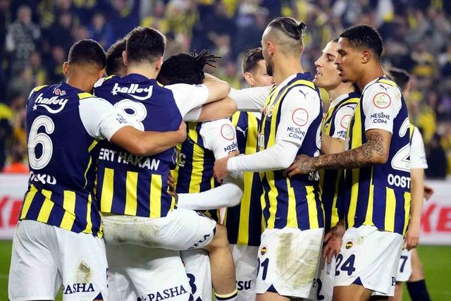 SON DAKİKA: Fenerbahçe maçının ardından Galatasaray'dan olay paylaşım! 