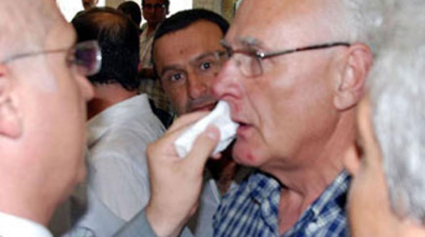 CHP kongresinde yumruklar konuştu