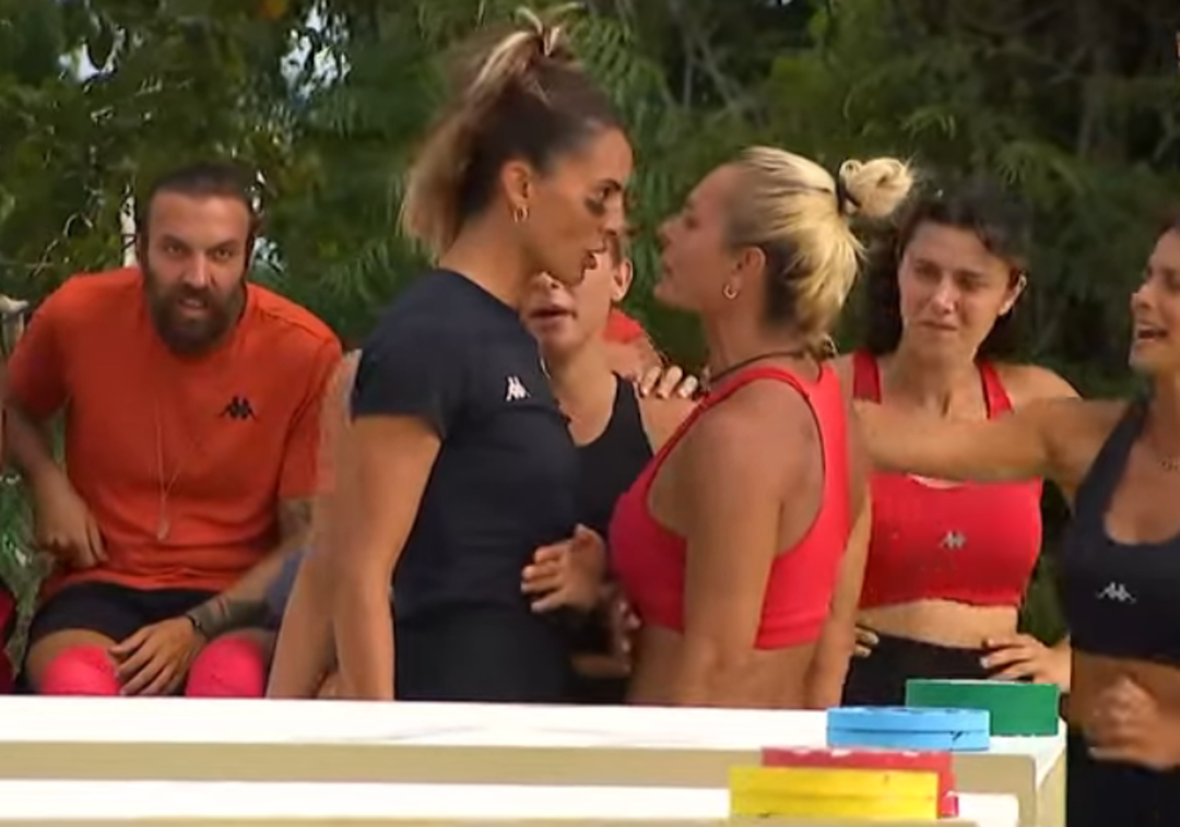 Survivor All Star'da Merve ve Nagihan y&uuml;z y&uuml;ze geldi... Ortam gerildi