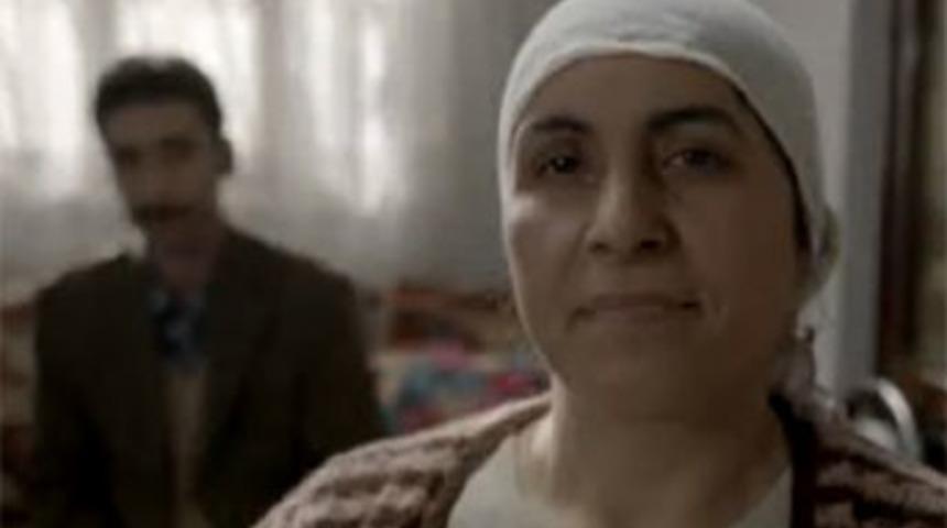 Kılı&ccedil;daroğlu aile sigortası i&ccedil;in reklam &ccedil;ekti