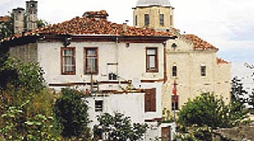 Do&ccedil;entten tuhaf &ccedil;ıkış