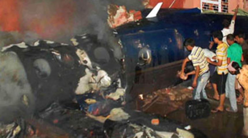 U&ccedil;ak evin &uuml;st&uuml;ne d&uuml;şt&uuml;: 10 &ouml;l&uuml;