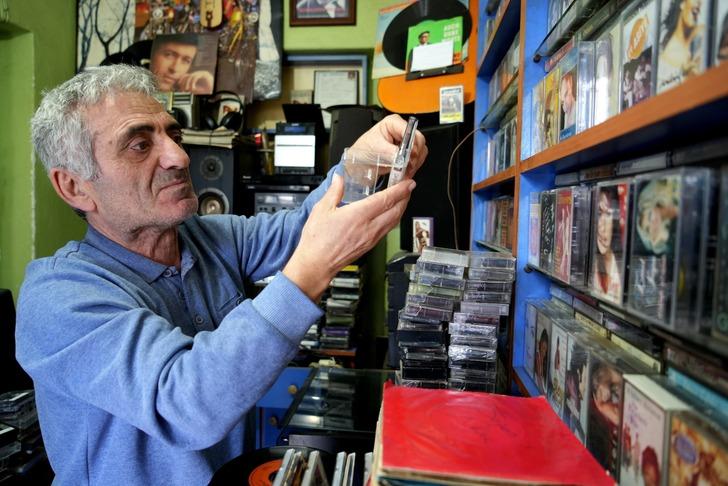 Hayallerinin peşinden gitti, ünü 6 metrekarelik dükkanından Türkiye'ye yayıldı! "Ağlaya ağlaya gelenler var" G1