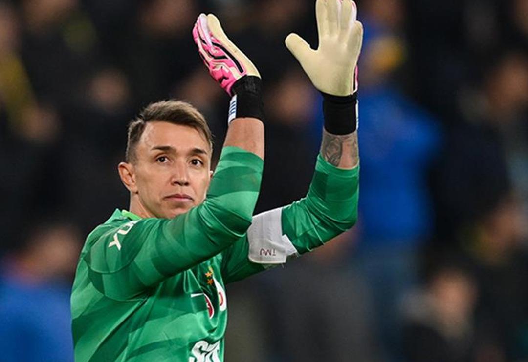 Beşiktaş derbisi &ouml;ncesi Galatasaray'da Muslera krizi! Anlaşma sağlanamamasının ardından ailesi İstanbul'dan ayrıldı...