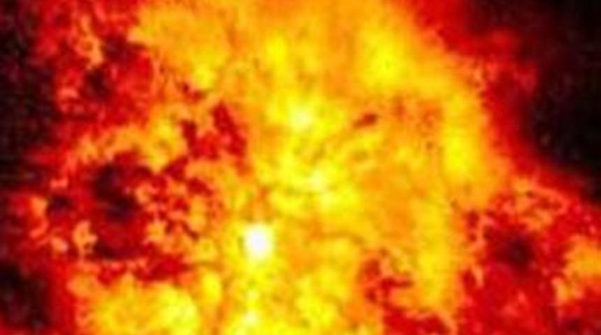 İstanbul'da eş zamanlı patlama!