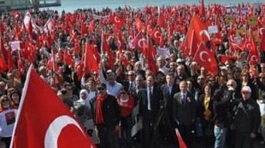 İzmir ayağa kalktı