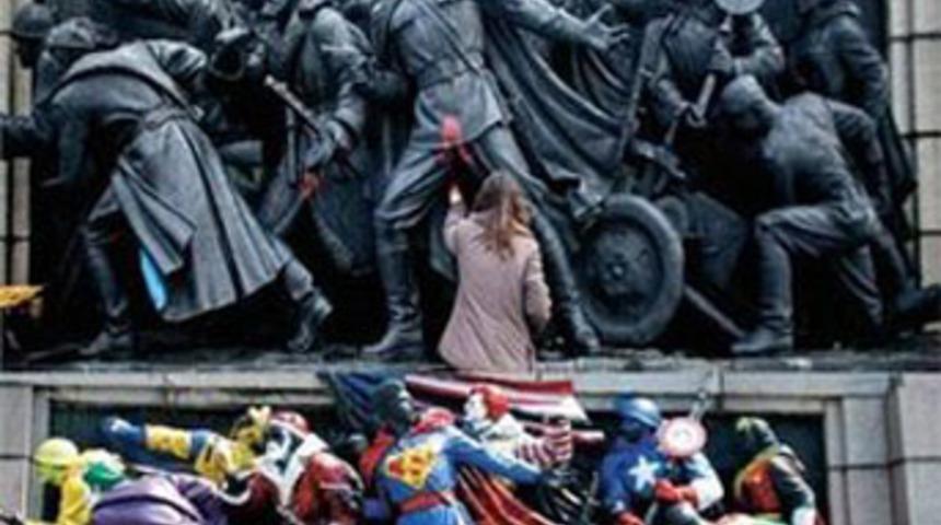 Sovyet savaş anıtına 'Superman' rötuşu!