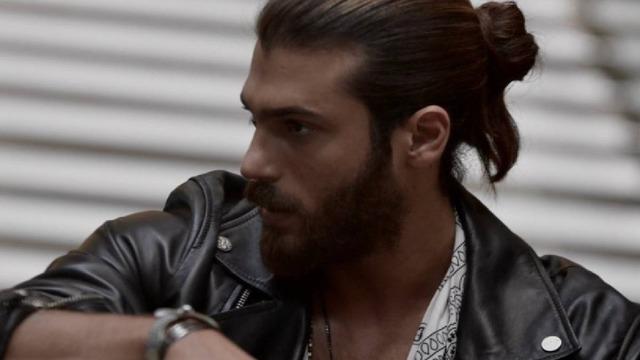 Can Yaman'ın korumaları kameraları itmişti! Oyuncu gazetecilere ateş püskürdü: İyi oyunlar...