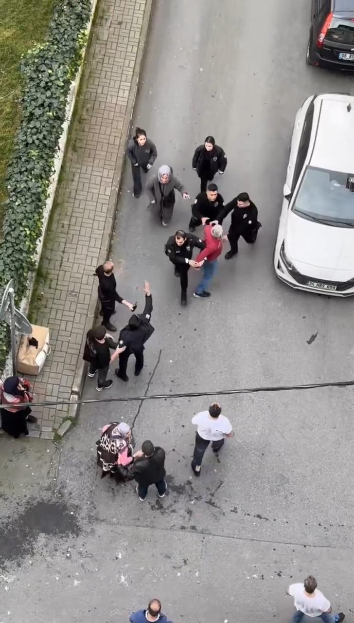 Böylesi ne duyuldu ne görüldü! Misafirin 'koku' sözleri ortalığı ayağa kaldırdı: Tam bir meydan kavgası çıktı G4