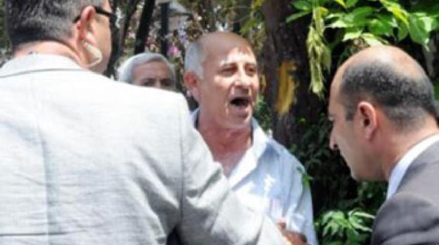 Emekli astsubaydan bakana protesto