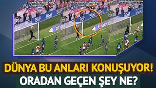 Dünya bu anları konuşuyor! River Plate-Boca Juniors maçında gizemli olay: Oradan geçen şey ne?