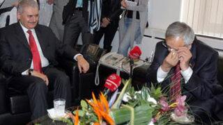 Ağlaya ağlaya bakan oldu!