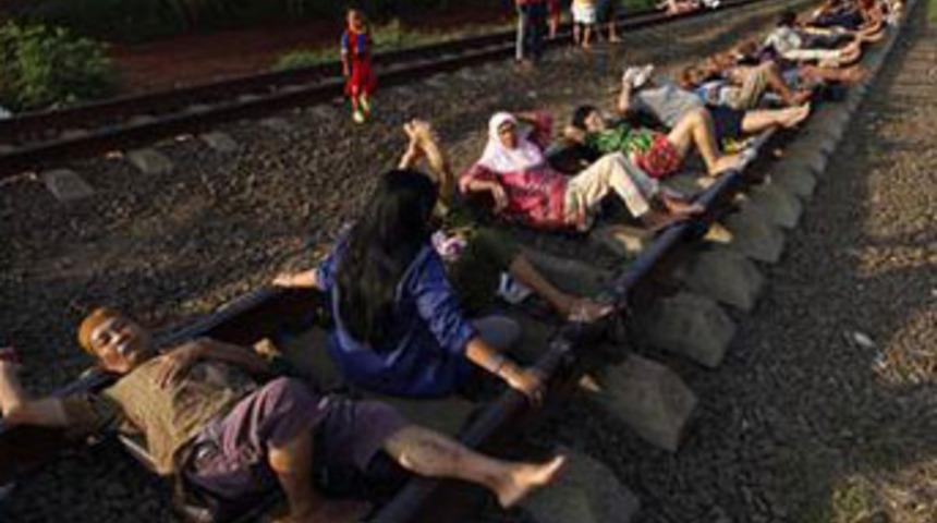 Tedavi i&ccedil;in raya yatıyorlar