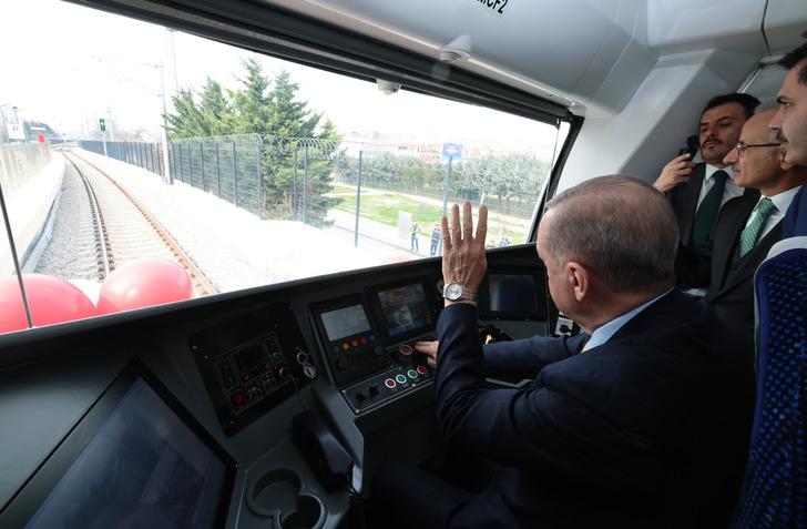 Sirkeci-Kazlıçeşme hattının açılışında ilk seferi Erdoğan yaptı! İmamoğlu'nu hedef aldı: Nasıl olduysa, bir yanlışlık oldu... G4