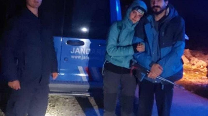 Kaybolan 2 dağcıyı jandarma ekipleri buldu