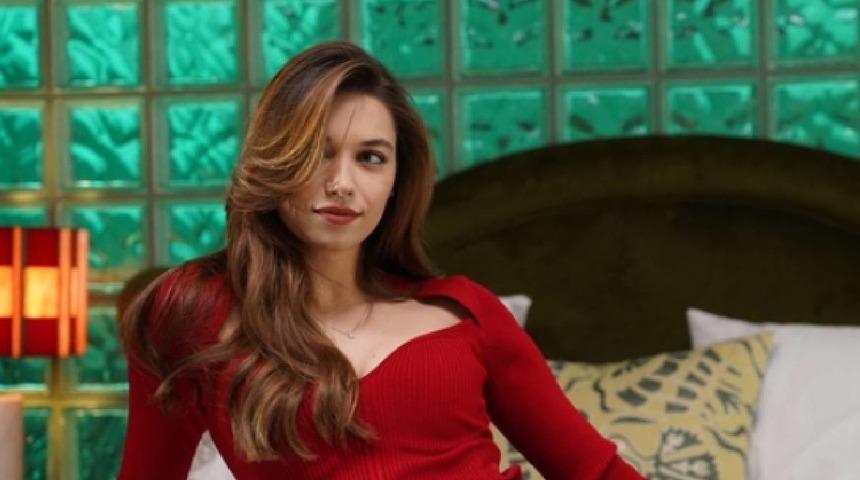 Yalı Çapkını’nın yıldızı Afra Saraçoğlu’na hırsızlık şoku! Çalınanları görünce sinir krizi geçirdi