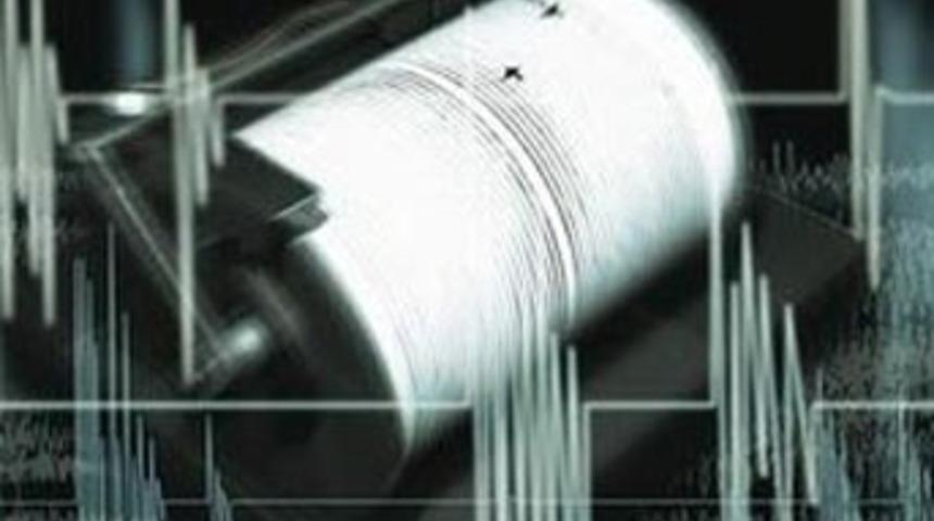 Endonezya'da şiddetli deprem