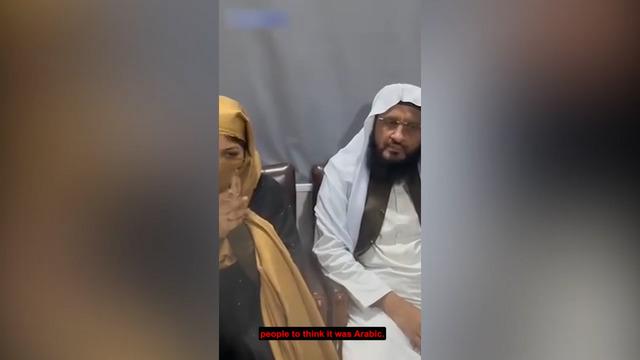 Kan donduran anlar Pakistan'dan! Elbisesinde Kur'an ayeti yazdığı iddia edildi öfkeli grup zavallı kadının kafasını kesmeye çalıştı... 640xauto