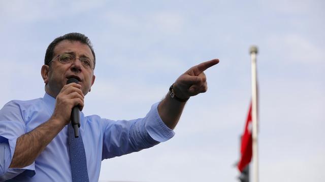 Atatürk için skandal ifadeler kullanmıştı! İmamoğlu, Şevki Yılmaz ve ailesine fena yüklendi! Bilmediğiniz şeyler söyleyeceğim diyerek açıkladı: Oğlu, damadı, abisi...