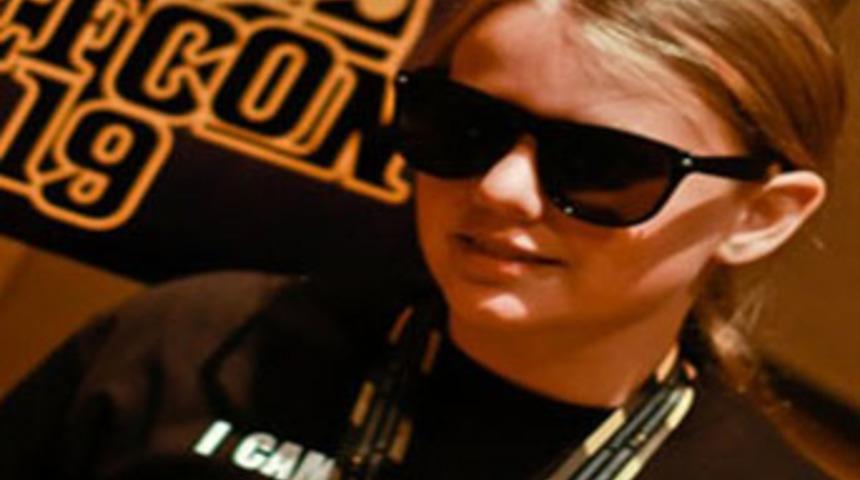 iPhone'daki a&ccedil;ığı 10 yaşındaki kız buldu