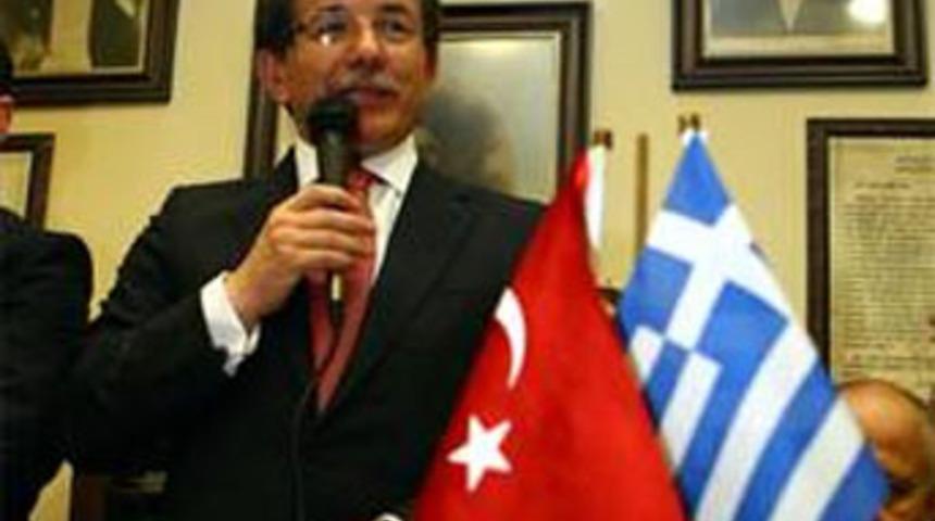 Davutoğlu, Yunanistan'ı kızdırdı!