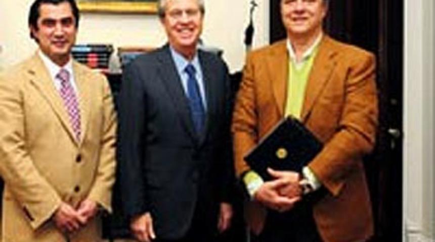 Arkadaş i&ccedil;in rekor bağış