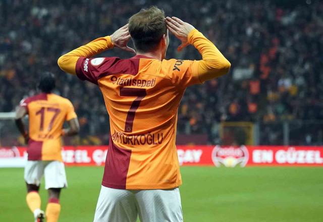 Galatasaray, Beşiktaş derbisine moralli gidiyor! Antalyaspor karşısında üç puanı Kerem Aktürkoğlu getirdi