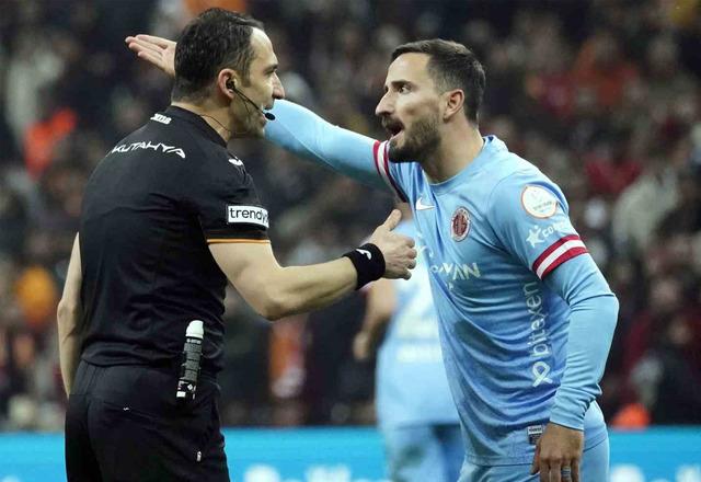 Antalyaspor'dan Galatasaray maçının hakemine tepki! ''Biz bugün 8 gol atsaydık bile hakem Galatasaray'a 9. golü attırırdı''