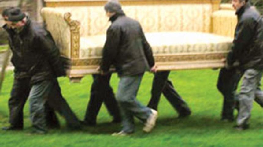 Saraydan taht kaçırma 'teferruat'mış