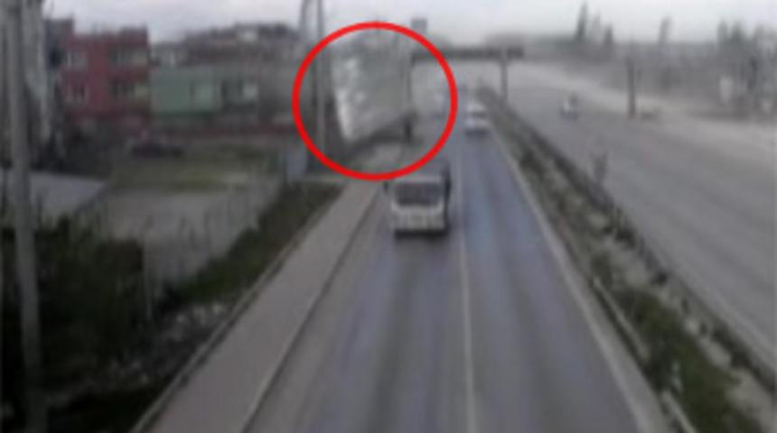 Çatı başına düştü!