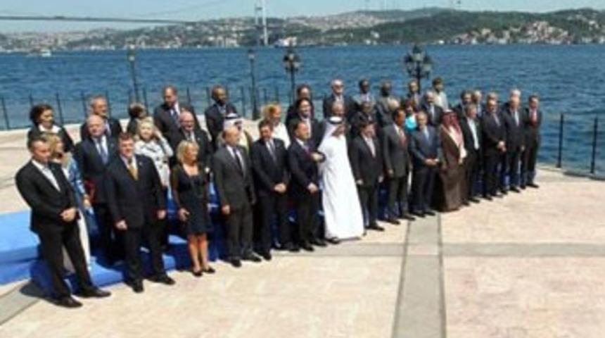 Kaddafi'ye en ağır darbe İstanbul'dan