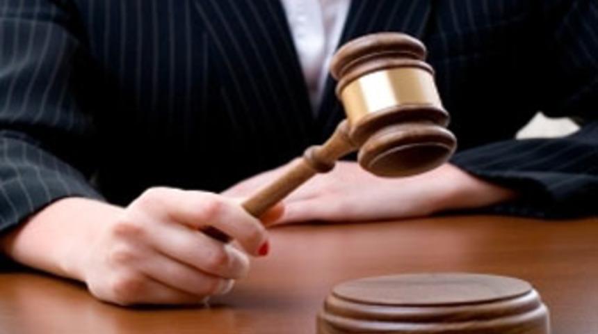 Kadın hakimin 'mini etek' zaferi