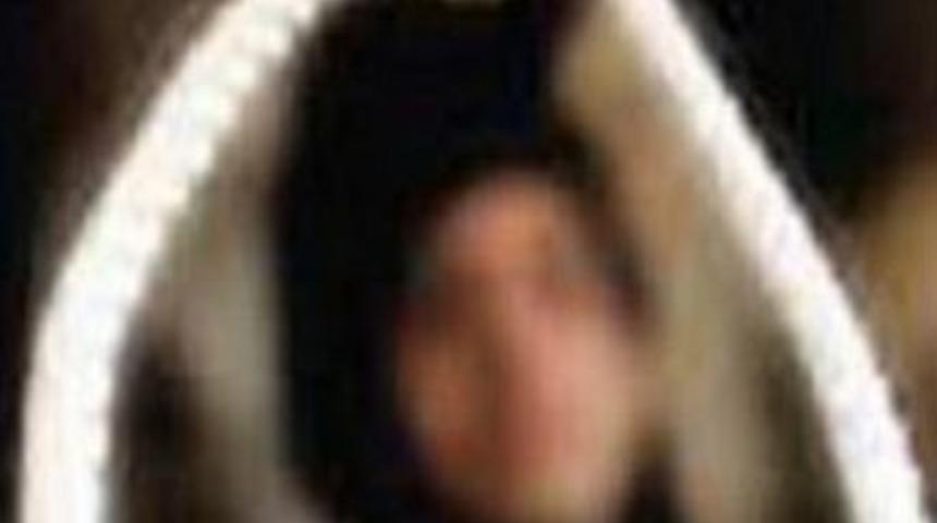 10 yaşındaki kız kendini astı