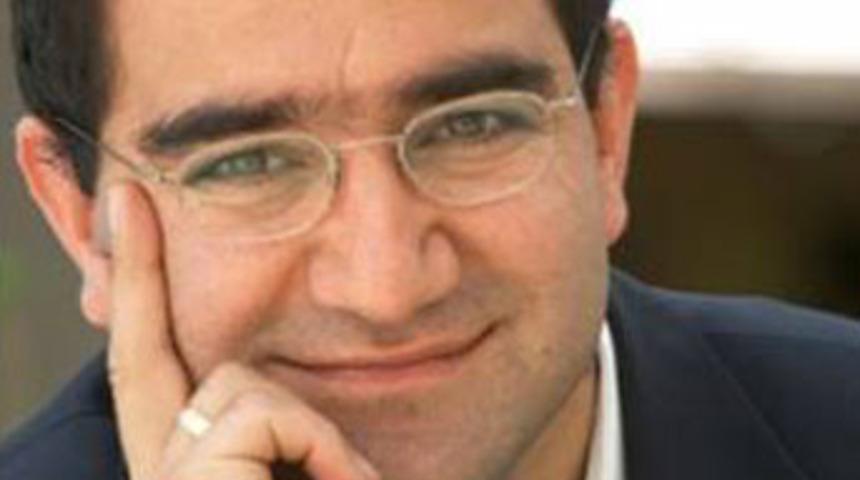 Almanya&rsquo;da T&uuml;rk vekile &lsquo;oru&ccedil;&rsquo; dayağı