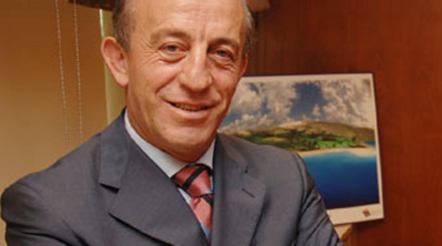 Ünlü iş adamına yumurtalı protesto