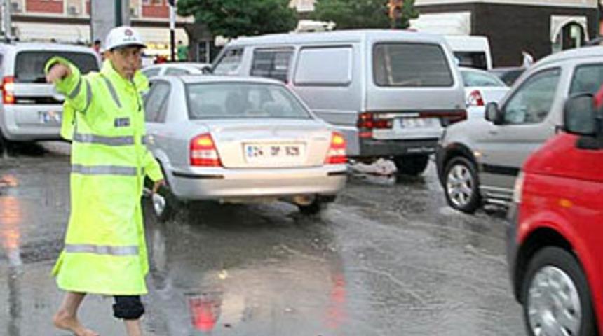B&ouml;yle trafik polisi g&ouml;r&uuml;lmedi