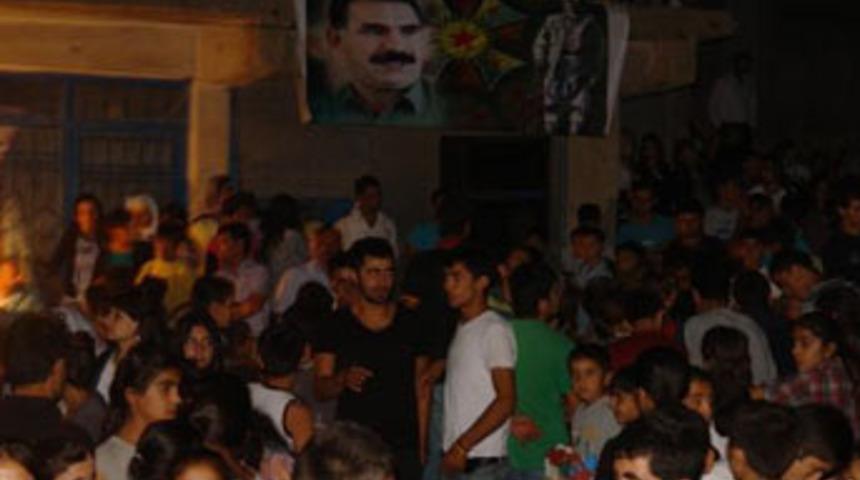 'Demokratik &ouml;zerklik' ilanı kutlandı