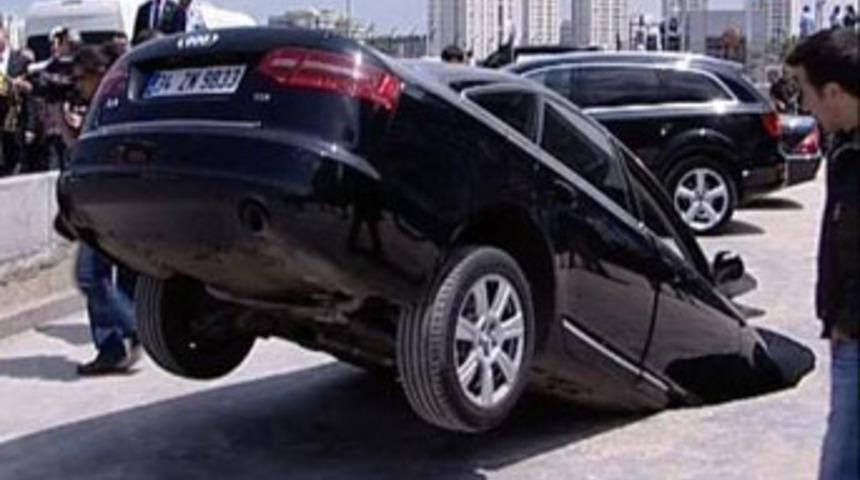 Başbakan'ın katıldığı a&ccedil;ılışta g&ouml;r&uuml;nmez kaza