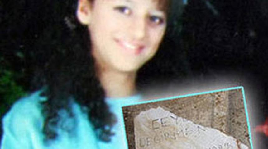 &Ouml;leceği tarihi mezar taşına yazmış...