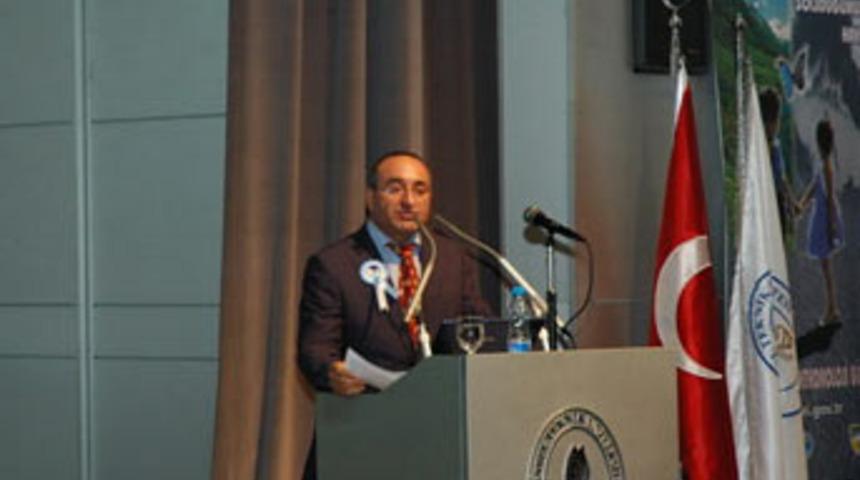 Profes&ouml;r&uuml;n deprem isyanı!