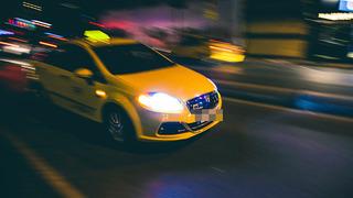 Ücret yüzünden anlaşamayan taksici ve kadın yolcu arasında tartışma çıktı! Cebinden çıkarttığı bıçakla taksicinin boynunu kesti 