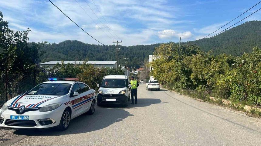 Alanya’da 25 araç trafikten men edildi
