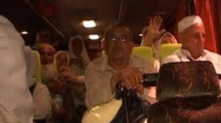 Hac kafilesine şok!