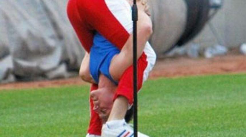 Bu adamda kemik yok..