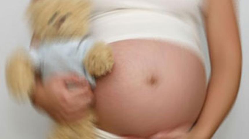 12 yaşındaki ilkokul öğrencisi anne oldu